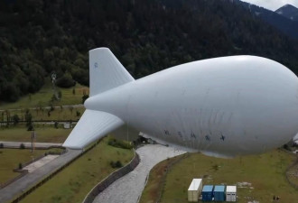 一只“大白鲸”成功在海拔5500米云海遨游