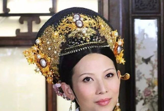 蔡少芬庆祝52岁生日，三个孩子齐出镜！