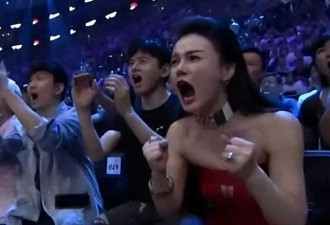 太丢人！邹市明夫妇参加婚宴，冉莹颖喝多上台吹瓶，拳王羞愧捂脸