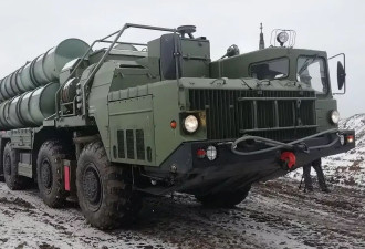 乌军称击中俄卡卢加州S-400防空导弹系统