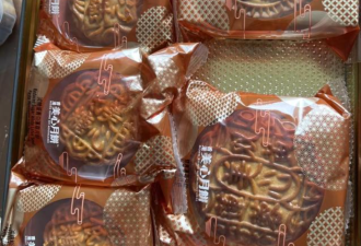 天价月饼让华人直呼“被坑”！都2025了还在为包装盒买单？！