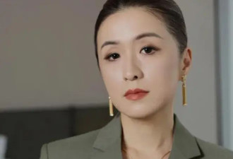 秦雯背刺陈道明风波升级！评论沦陷被指忘恩负义，唐嫣新剧受影响