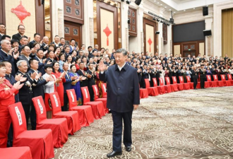 习近平赴新疆 王沪宁蔡奇刘振立随行