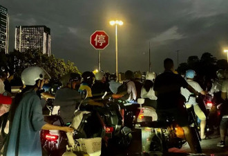 “最强台风”桦加沙来袭,广东人在紧张中表演松弛