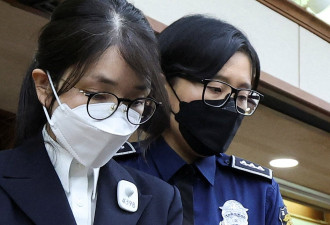 韩国前总统夫人金建希首次出庭 否认所有控罪