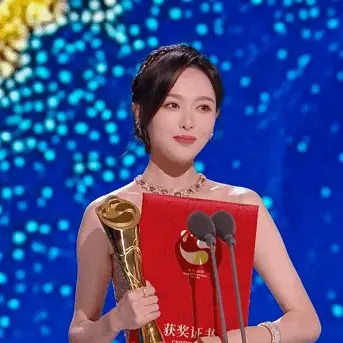 唐嫣很美，但女装完了