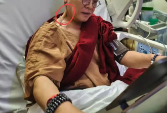 李连杰术后首露面，现身4S店提车，穿粗布衫走飞快，见人多秒垮脸
