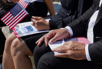 有绿卡也不安全 华人纷争取入籍美国公民