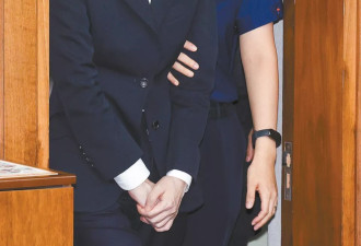 金建希首次庭审否认全部指控 尹锡悦26日到庭