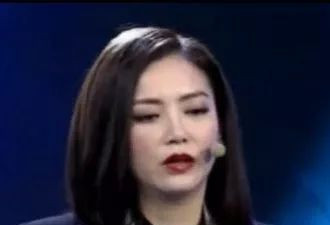 做谢霆锋背后女人23年,如今53岁和女儿同框成人生赢家