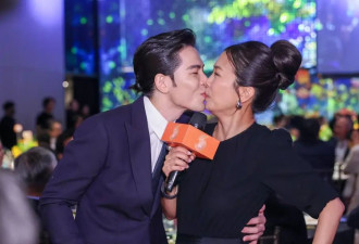 "我老婆最好吃"萧敬腾宴会上强吻太太，林有慧...