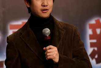 梅婷养他6年 李小冉为他怀孕 55岁娶小娇妻 他才是圈内狠人