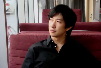 梅婷养他6年 李小冉为他怀孕 55岁娶小娇妻 他才是圈内狠人