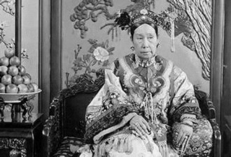 1900年，老佛爷和她的“义民”