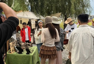 李小璐与朋友大理游玩，被她的生图吓到，不像明星反倒和网红没差