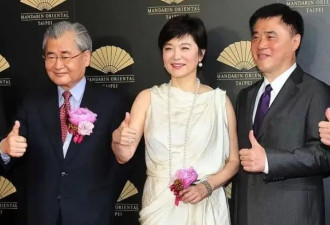 林青霞剪了超短发减龄20岁，穿白色连衣裙超显贵，完全没有大妈味