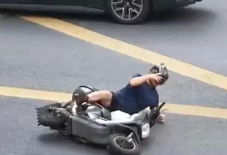 男子闯红灯被撞后怒吼：千错万错 机动车不能撞人