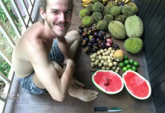 妹子多年只吃水果 坚信水果能纯净身心 终饿死
