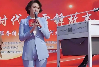 张蕾离开央视好节俭，拿塑料袋逛服装批发市场，买一堆“便宜货”