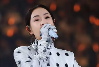 56岁刘若英登台容貌巨变惊呆网友！医美过度