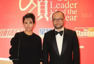 香港“一代女神”现身内地寺庙祈福，依旧亲民