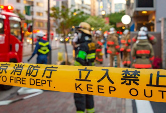 睡前充电手机 深夜砰一声整栋公寓陷火海