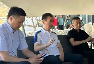 71岁王健林现状：骨瘦如柴，债务不断，难怪...