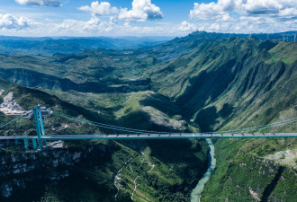 跨越地球裂缝 世界第一高桥通车