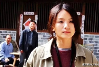 闪婚嫁给富商，如今42岁成单亲妈妈却很美