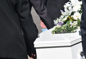 棺材里的是谁？22岁死者高喊：我还活着