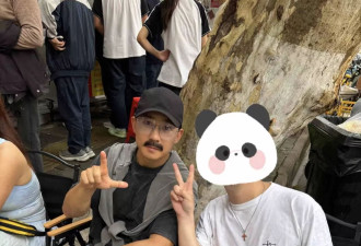 刘畊宏夫妇在武汉街边吃麻辣烫，王婉霏身上赘肉好几层