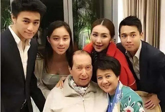向太否认破产，自曝在澳门有赌场，赌王何鸿燊还占过她两次便宜！