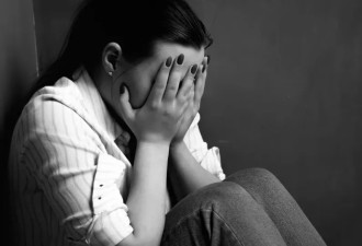 七年内惨遭养父性侵逾3600次,美国女孩12岁就怀孕生产