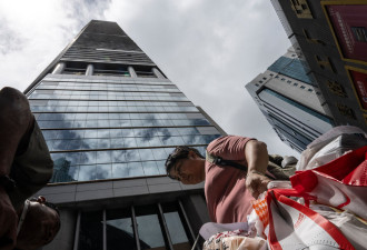 零工中的零工：深圳70层大楼里代送外卖的跑腿员