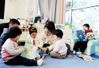当中国各地的幼儿园开始抢2岁宝宝