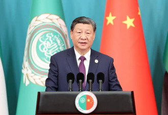 习“包顶级酒店又反悔” 还没付违约金 议员痛骂