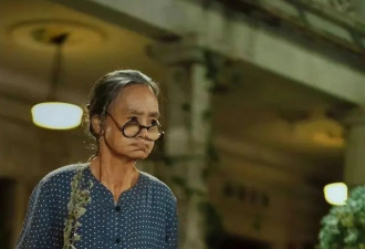 香港著名女星为争取角色,当众拿下假牙,丈夫坠楼