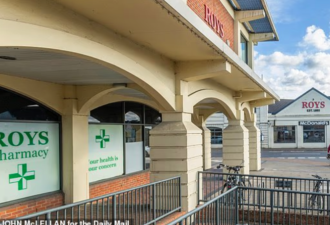 英国小村像邪教? 商店、药房、餐馆共用一个名字