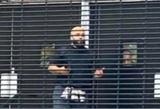 英国犹太教堂外 疑犯驾车撞人再持刀施袭2死3伤