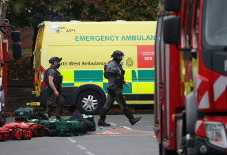 英国犹太教堂外 疑犯驾车撞人再持刀施袭2死3伤