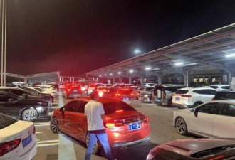 堵成鸳鸯锅！200公里开5小时 4小时才充上电