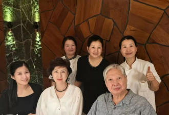 75岁洪金宝和家人到云南旅游，老婆高丽虹打扮贵气