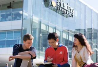 毕业年薪高达300万 中国学生涌向这国家学医