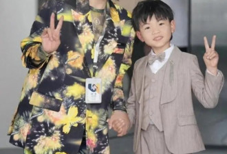 74岁刘晓庆新剪了短发减龄35岁，穿西装+阔腿裤，美得像换了个人