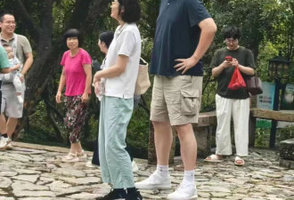姚明一家游太湖 15岁女儿成爸爸翻版