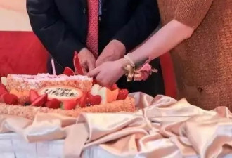 一个贪财一个好色？杨振宁103岁生日照曝光