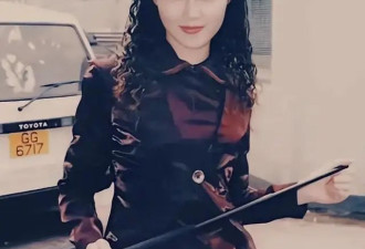香港“第一美腿”晒近况！年过半百仍有少女味