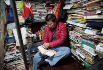 150万张照片 一条牛仔裤 他拍出了底层的尊严