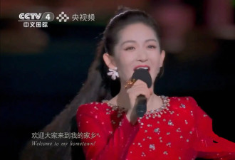 中秋晚会：唐嫣粉衣土气、侯佩岑气场拉满，闫妮老了、谢娜最美