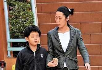 59岁香港著名歌星被曝送ICU急救，23岁儿子痛哭